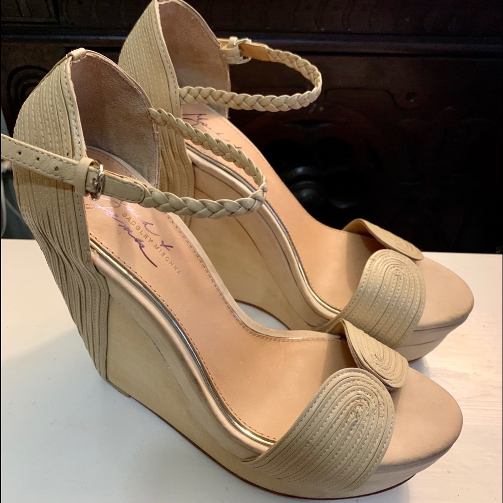 Badgley Mschka Gorgeous platform wedge size 10 M